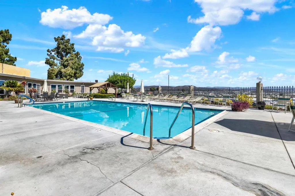 https://cdn.realtyfeed.com/cdn/127/307094232/f1f04f1bb0dd20633fc70eb35eb601ec.webp