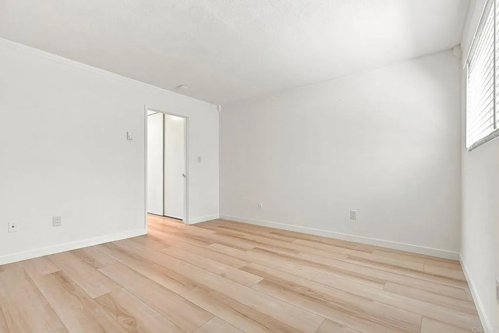 https://cdn.realtyfeed.com/cdn/127/307094338/6c8638ecb0c3237490606c064fd80aa7.webp