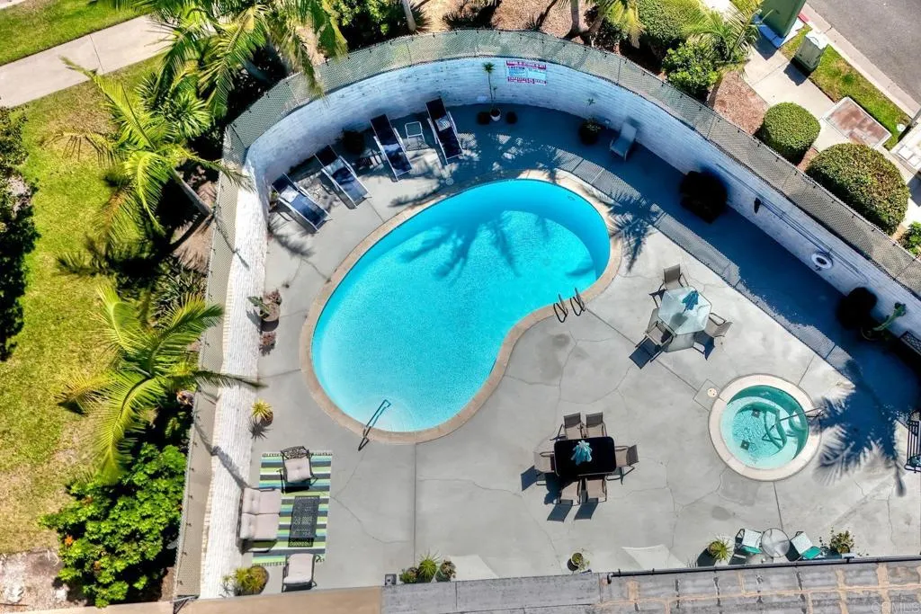https://cdn.realtyfeed.com/cdn/127/307094338/90592e696b5474cabd1aa6165252c0c5.webp