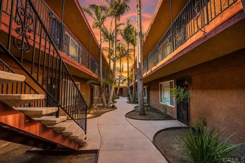https://cdn.realtyfeed.com/cdn/127/307094404/208c1e9b89036791a1502e88e45d2194.webp