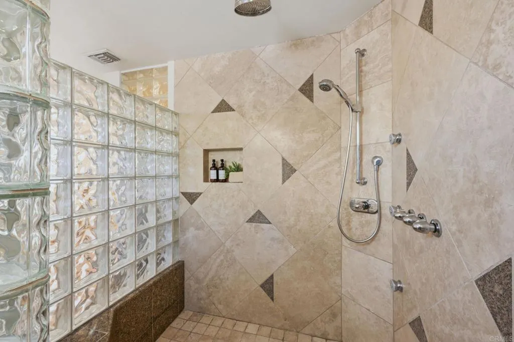 https://cdn.realtyfeed.com/cdn/127/307094549/3c6bcc6672670d0380d8a35653dab592.webp