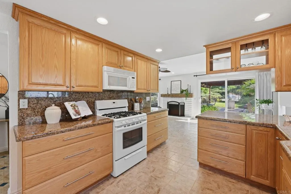 https://cdn.realtyfeed.com/cdn/127/307094549/92b7494381c460d0f4c07445d4cd8e09.webp