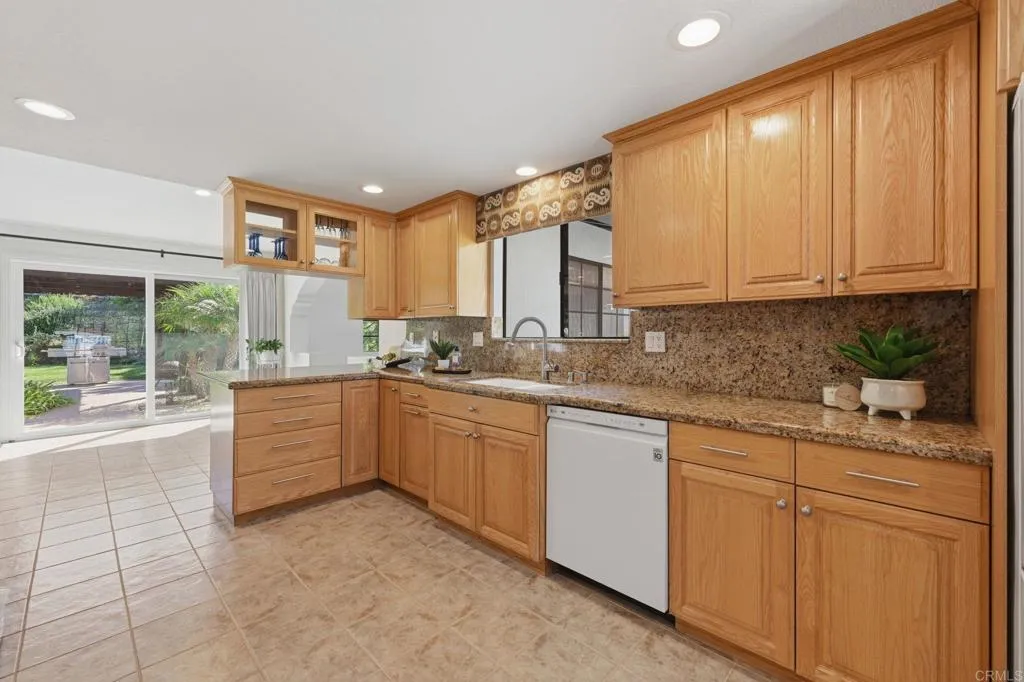 https://cdn.realtyfeed.com/cdn/127/307094549/ae20740bd371f4a82dcc50202fdd32cf.webp