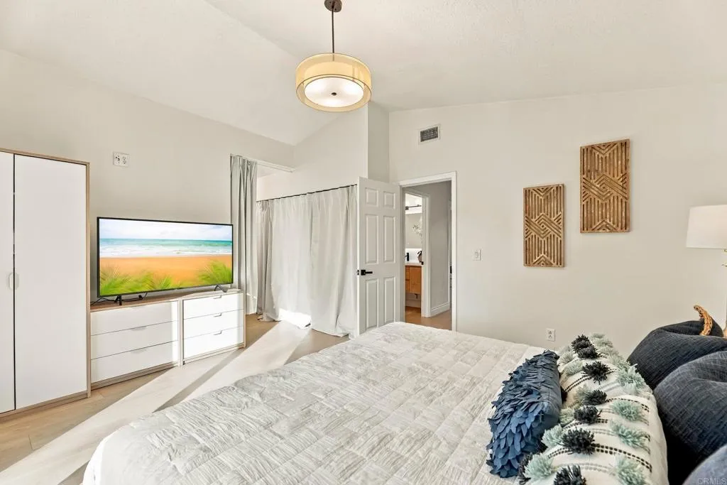 https://cdn.realtyfeed.com/cdn/127/307094552/0276dd533d7f1a2f8883abbe0c814ee3.webp