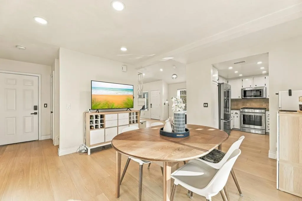https://cdn.realtyfeed.com/cdn/127/307094552/e7c60960f694078734225d090bafddff.webp
