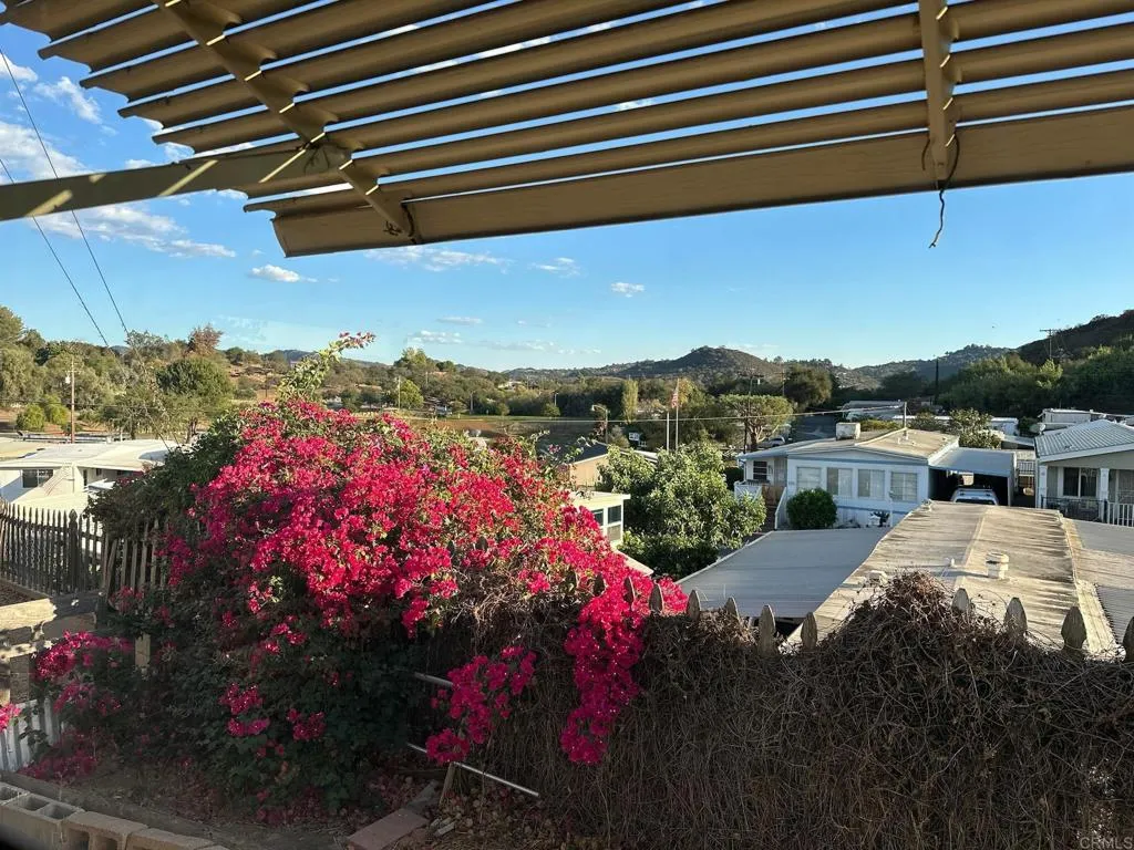 https://cdn.realtyfeed.com/cdn/127/307094609/38a5f6119389936539e5ec8ca25e2cc8.webp