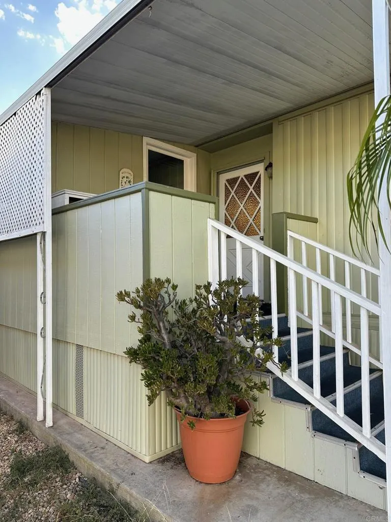https://cdn.realtyfeed.com/cdn/127/307094609/74a89efd964eb53e35112a6c039cce96.webp