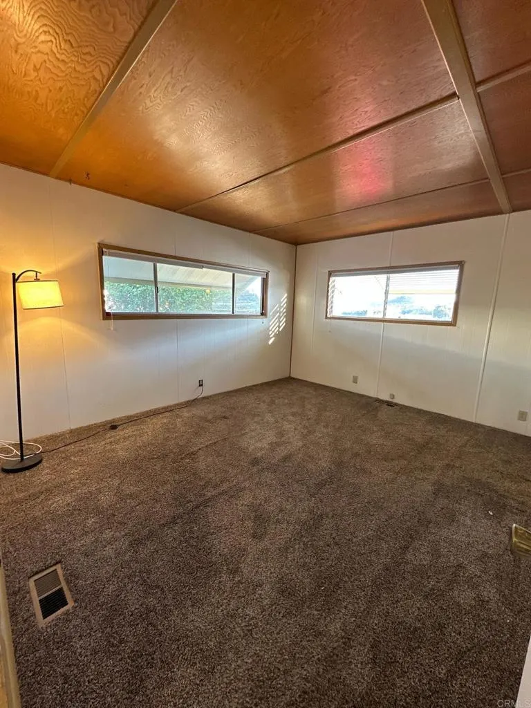 https://cdn.realtyfeed.com/cdn/127/307094609/84645bb3a40c3858a76bb0eac819f478.webp