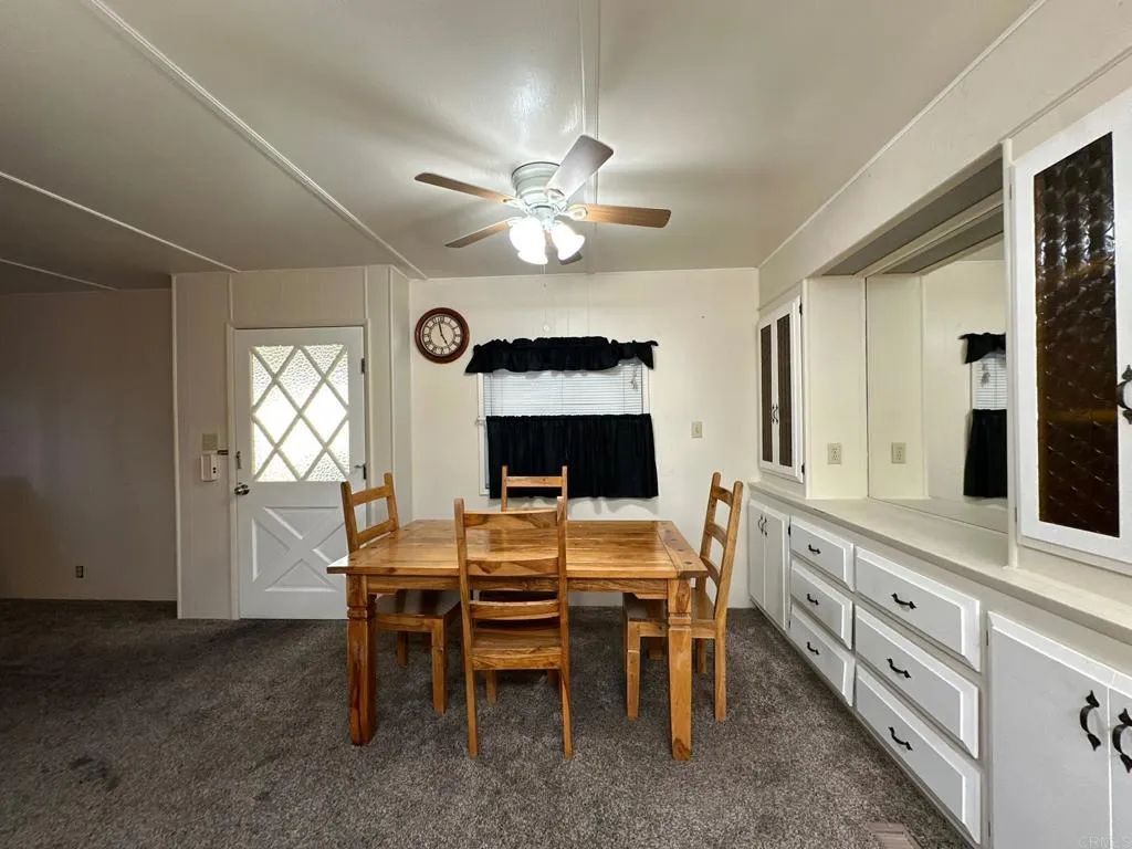 https://cdn.realtyfeed.com/cdn/127/307094609/888bf2e659479eb7abbb8779aadeb19f.webp