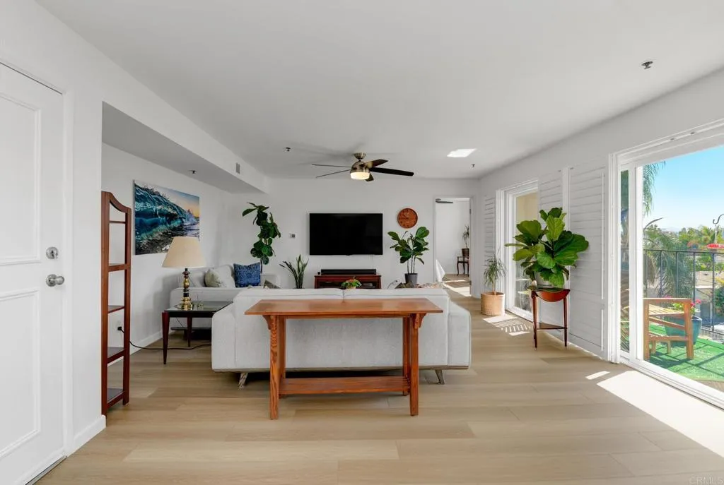 1830 Thomas Avenue Unit 3b, San Diego, CA 92109 - Photo 3 of 28, San Diego, CA