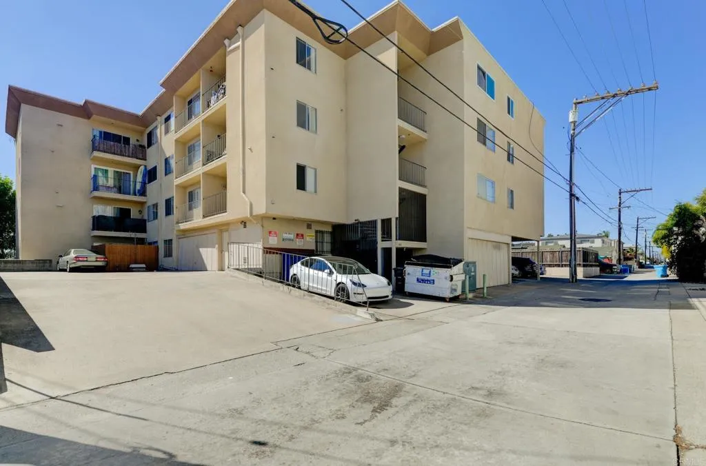 https://cdn.realtyfeed.com/cdn/127/307094615/5304a5535824a308ac3d221341c7e4bd.webp