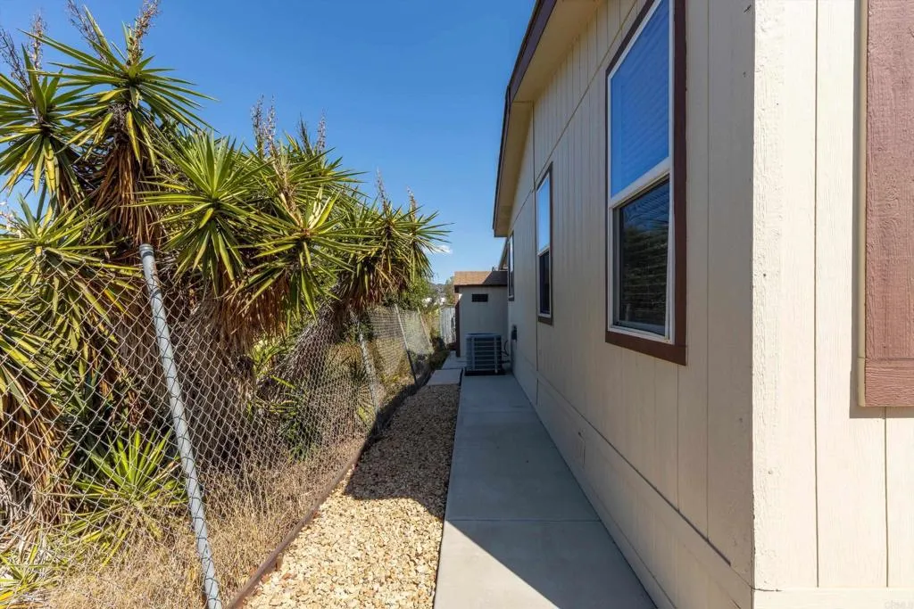 https://cdn.realtyfeed.com/cdn/127/307094674/0498159c900507e4032eaf6b34c9345d.webp