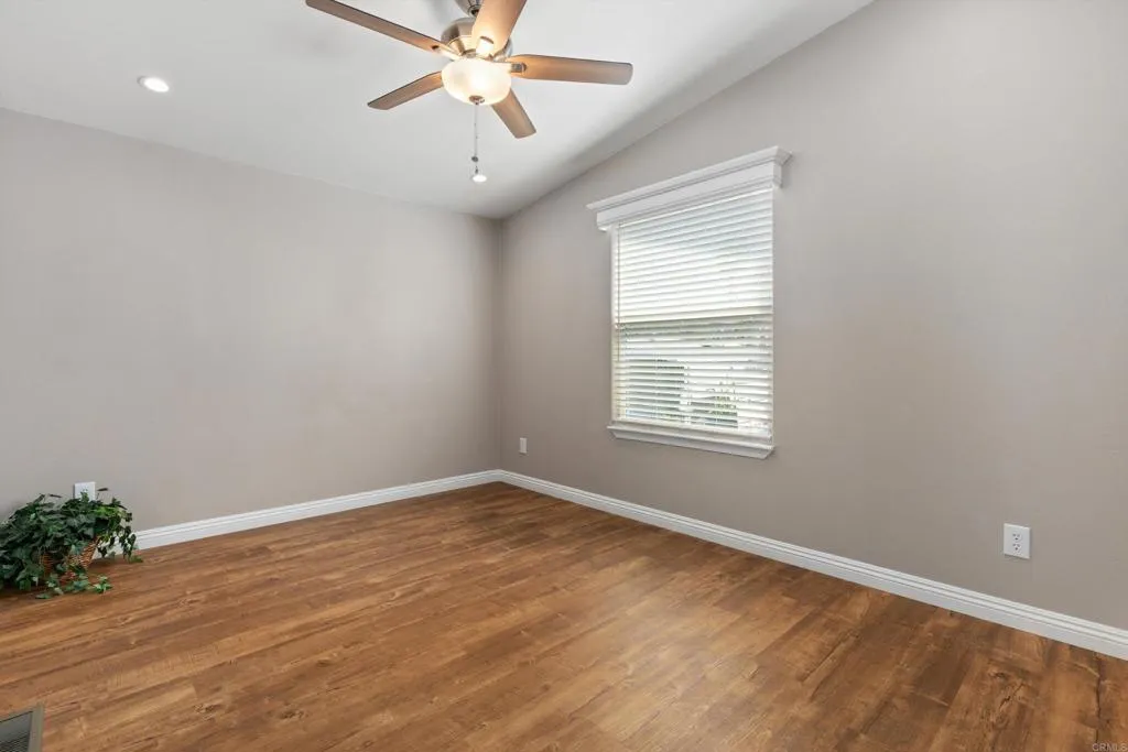 https://cdn.realtyfeed.com/cdn/127/307094674/15a9ca5b80407ac5349ed3335dc852c7.webp