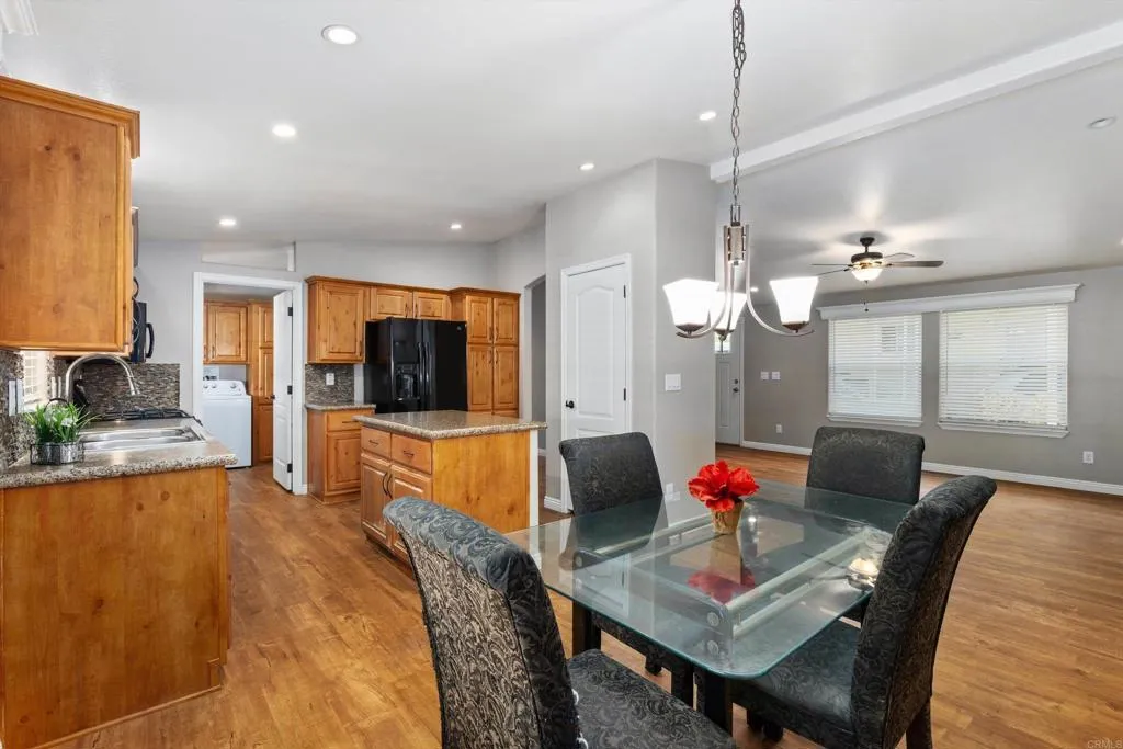 https://cdn.realtyfeed.com/cdn/127/307094674/2cac628a295d947270714d256c3d4f73.webp