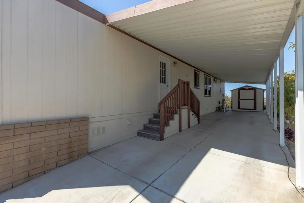 https://cdn.realtyfeed.com/cdn/127/307094674/79bddda2edbd8158fd7ca43b643413fd.webp