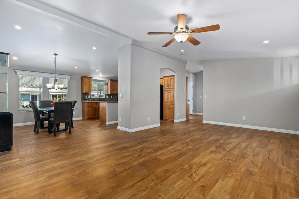 https://cdn.realtyfeed.com/cdn/127/307094674/b815cc2a1d809ce1842f365c35396d4c.webp