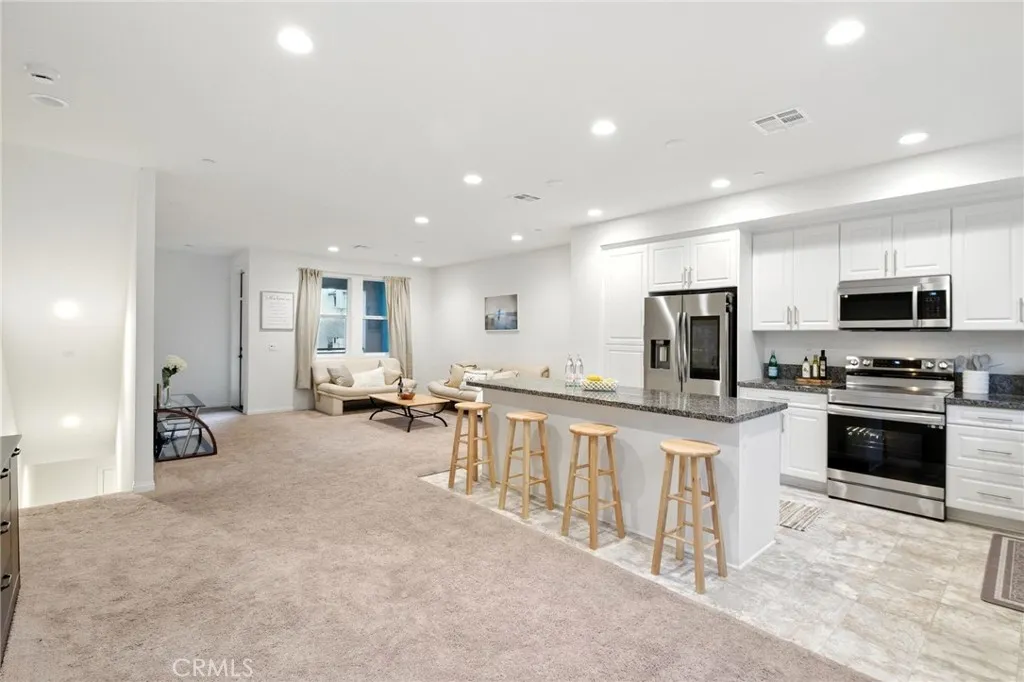 https://cdn.realtyfeed.com/cdn/127/307094751/22a28322aabccf09e705ad5249daa763.webp