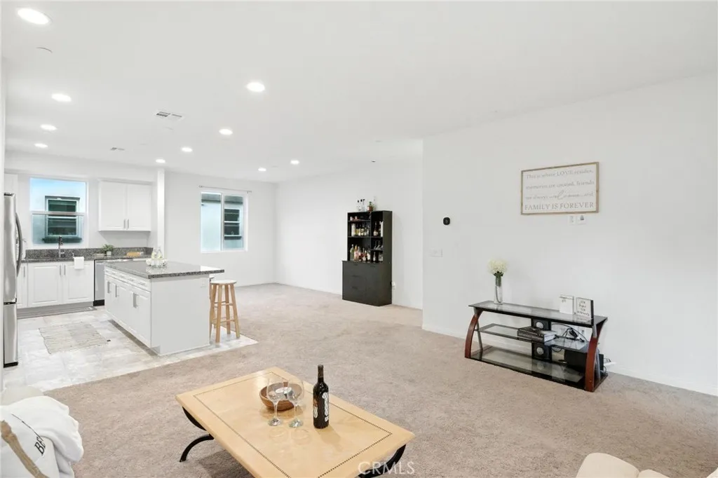 https://cdn.realtyfeed.com/cdn/127/307094751/2f699652910d7d00552837287479d1fb.webp