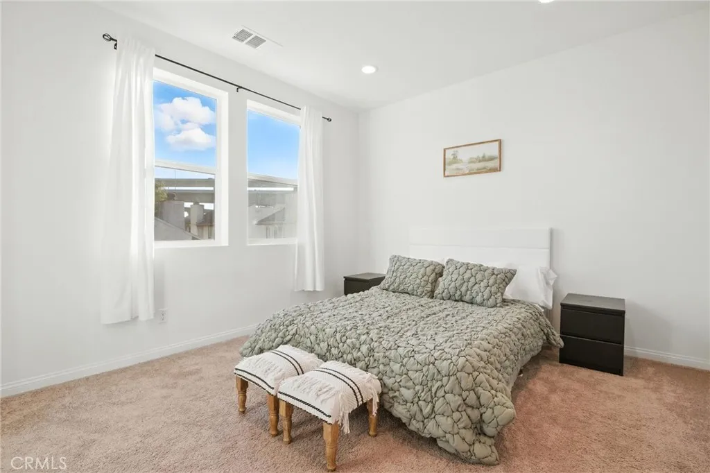 https://cdn.realtyfeed.com/cdn/127/307094751/7cf9002d3e5d19763faeb2765cdb9503.webp