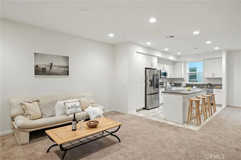 https://cdn.realtyfeed.com/cdn/127/307094751/d3ab2a99ddff916c89345e94335565b5.webp