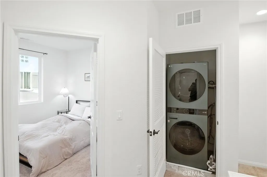 https://cdn.realtyfeed.com/cdn/127/307094751/fff7665d0616060a9e27256f43a6102c.webp