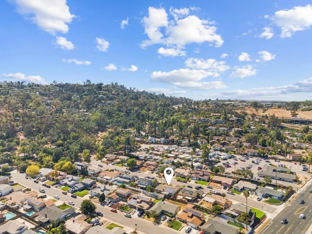 https://cdn.realtyfeed.com/cdn/127/307094774/084672929b60dbf3a240af124b9d8236.webp