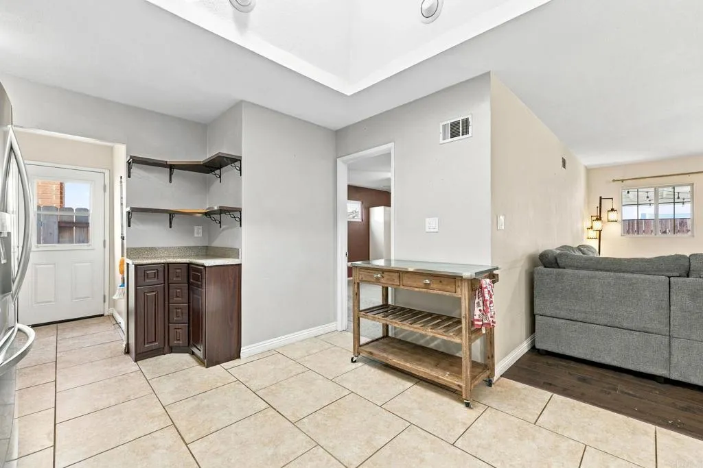 https://cdn.realtyfeed.com/cdn/127/307094774/300be9eabbe714dd6a39c0d84d5e517d.webp