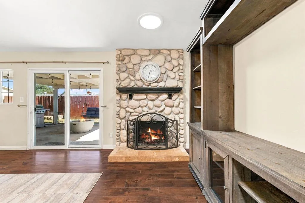 https://cdn.realtyfeed.com/cdn/127/307094774/51de34a08284b84dc91b6b04404cc9d0.webp