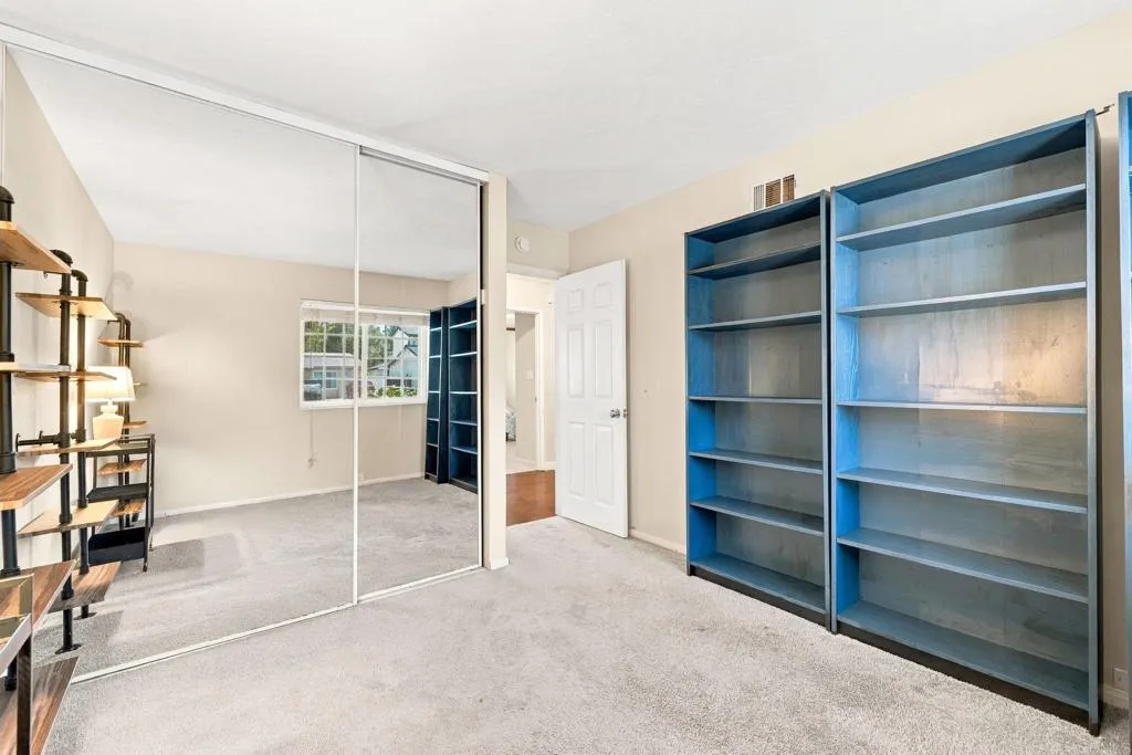 https://cdn.realtyfeed.com/cdn/127/307094774/75e393725595ea54452d4f7b380f7303.webp