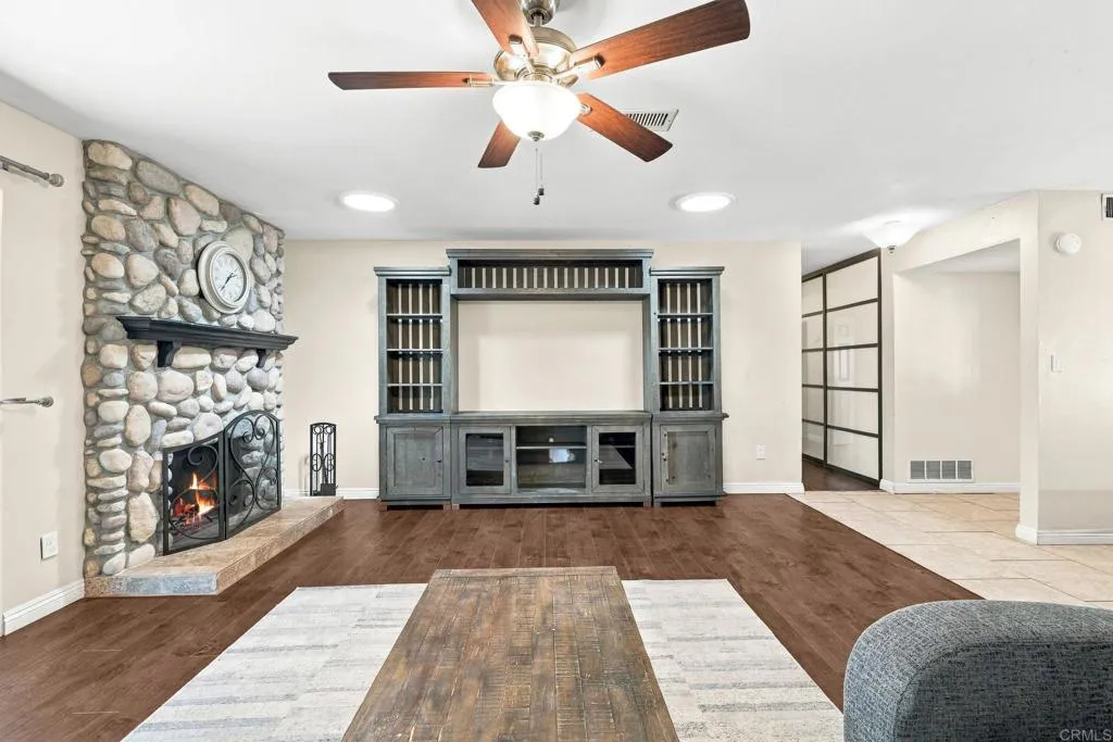https://cdn.realtyfeed.com/cdn/127/307094774/ca83547c0721b3f78e583951cfaaec6c.webp