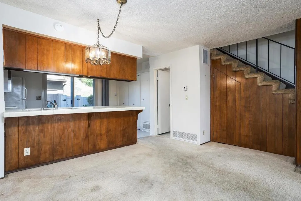 https://cdn.realtyfeed.com/cdn/127/307094838/e0e589557f9f522a52661bf6cfffae8e.webp