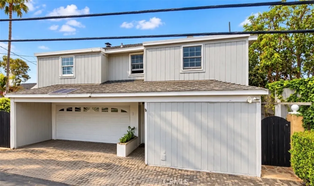 676 Glenneyre Street