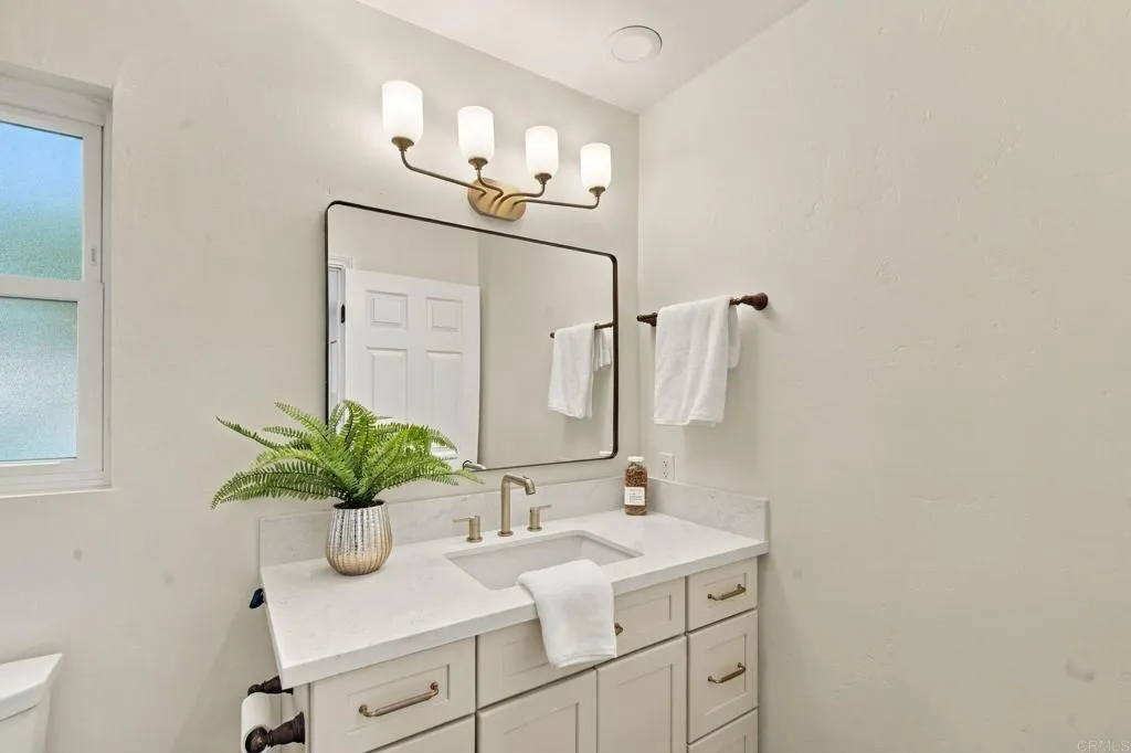 https://cdn.realtyfeed.com/cdn/127/307094946/084ab4d67a4bcd702907a10d88d37e2a.webp