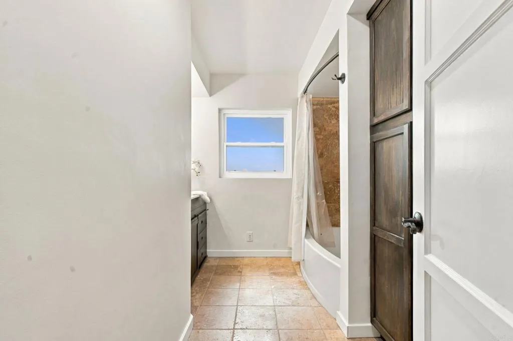 https://cdn.realtyfeed.com/cdn/127/307094946/11f7a29b2606875d9e59f0b6b534e0c0.webp