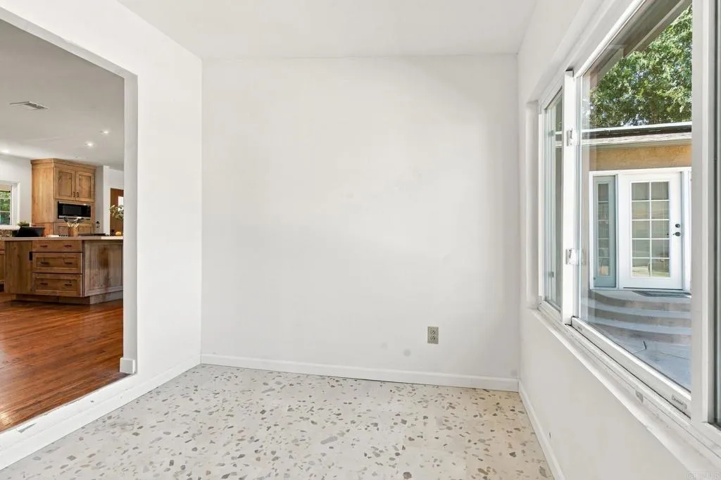 https://cdn.realtyfeed.com/cdn/127/307094946/6b05a3dad5f793cc67e4dd84e2fdc56b.webp