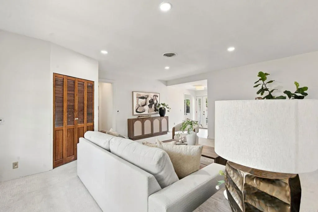 https://cdn.realtyfeed.com/cdn/127/307094946/87ab52fb6264676e25a011cf5e5d3156.webp