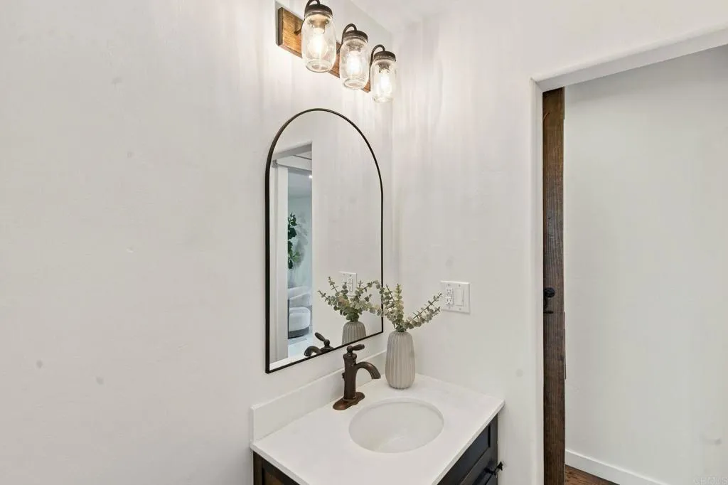 https://cdn.realtyfeed.com/cdn/127/307094946/894f3db0f8cac80862dd7c88fd3706dd.webp