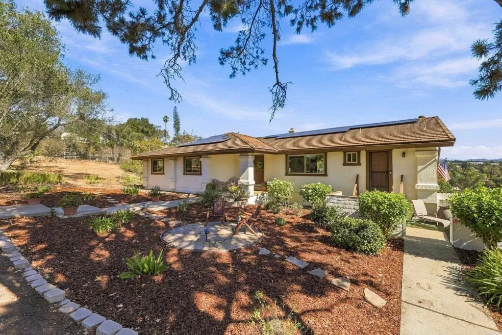 https://cdn.realtyfeed.com/cdn/127/307095084/5fb944cbba54e518af8e098c0421d52c.webp