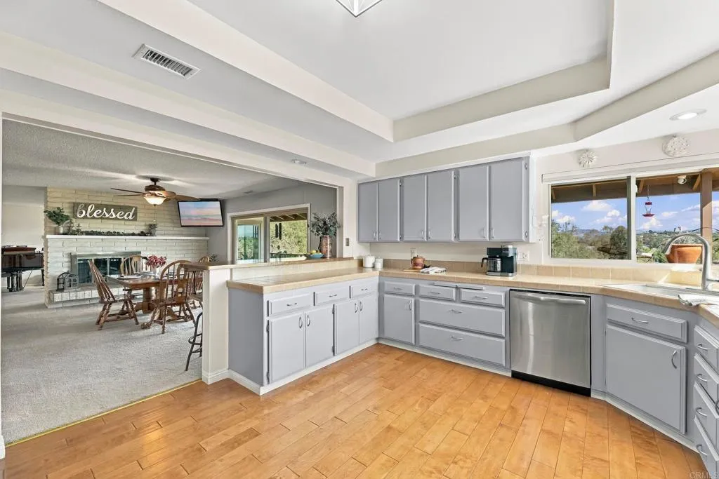 https://cdn.realtyfeed.com/cdn/127/307095084/7f70799e97a126c15fd3c501133a89c9.webp