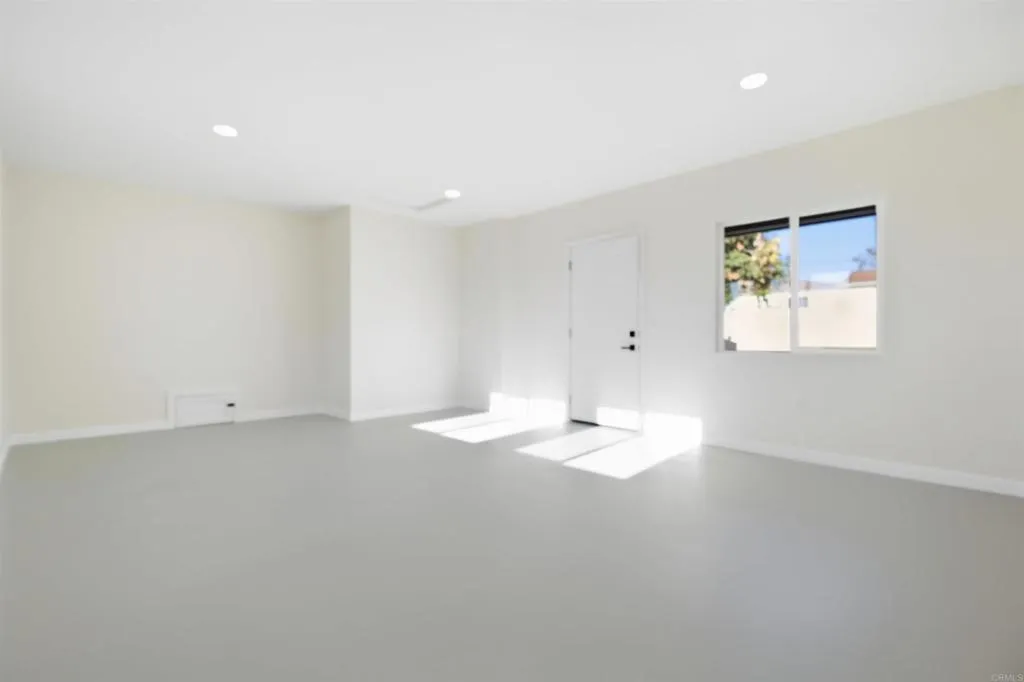 https://cdn.realtyfeed.com/cdn/127/307095107/40b4f1bf516a44e3a54a1649439a7650.webp