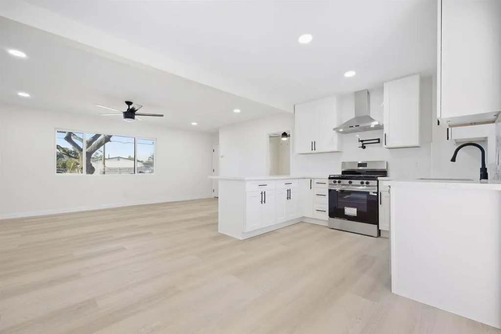 https://cdn.realtyfeed.com/cdn/127/307095107/437a465ba88ea6cf8e77a85bb1b785c7.webp