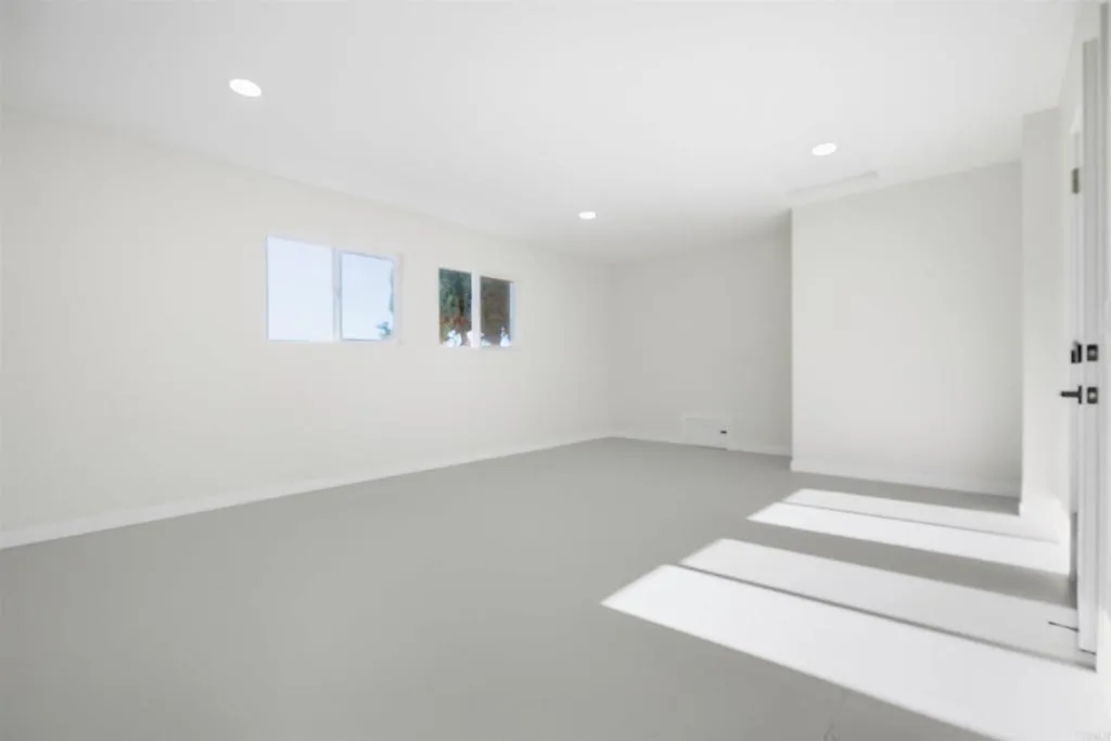 https://cdn.realtyfeed.com/cdn/127/307095107/a2fcbae83921b771bd18874bc8a11331.webp