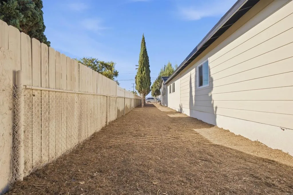 https://cdn.realtyfeed.com/cdn/127/307095107/b0e16625d15e50adeee0fe3fffd22080.webp