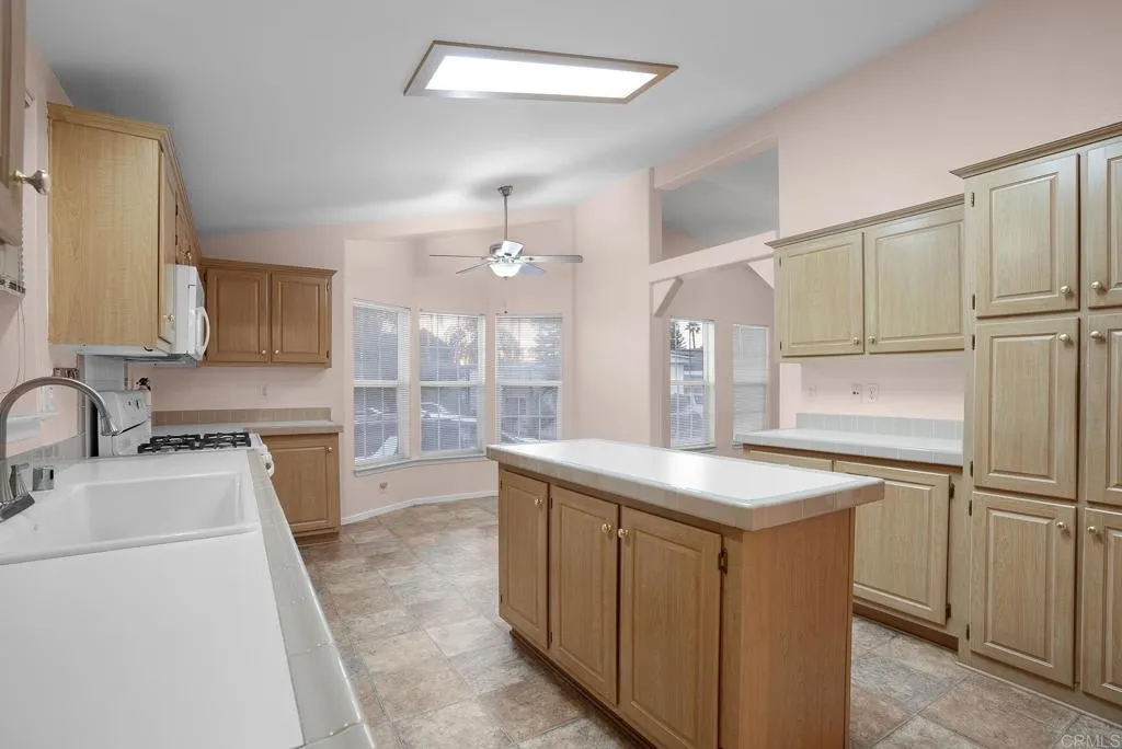 2300 E Valley Unit Spc 101, Escondido, CA 92027 - Photo 5 of 38, Escondido, CA