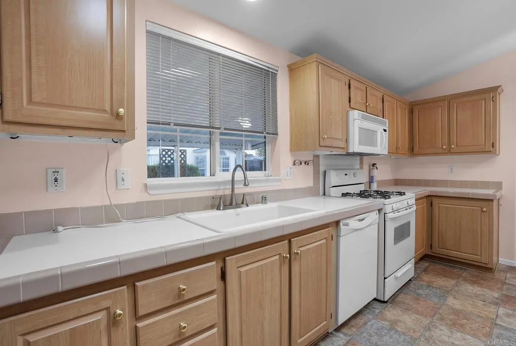 https://cdn.realtyfeed.com/cdn/127/307095118/dcd6ac2b277cc99e5f5850e84d3a0ff2.webp