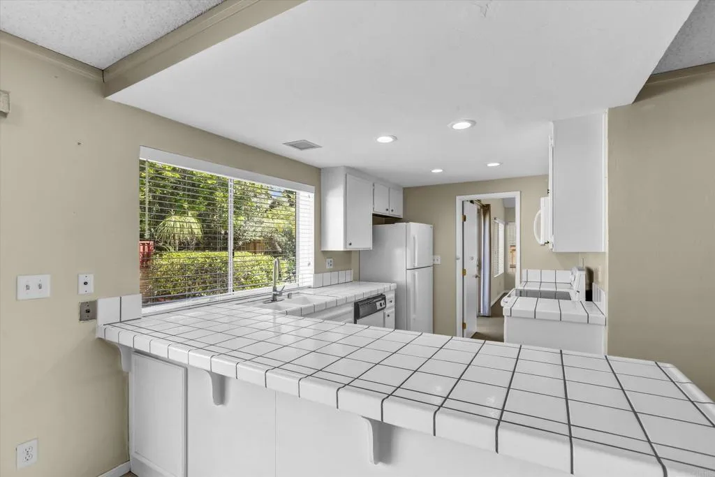 https://cdn.realtyfeed.com/cdn/127/307095122/08e6381c7fd456959c88dc55c92ea3a8.webp