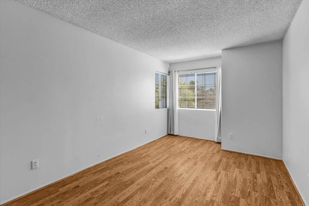https://cdn.realtyfeed.com/cdn/127/307095122/8d9dc0961bc4bcfdb2afb94f10364ae8.webp