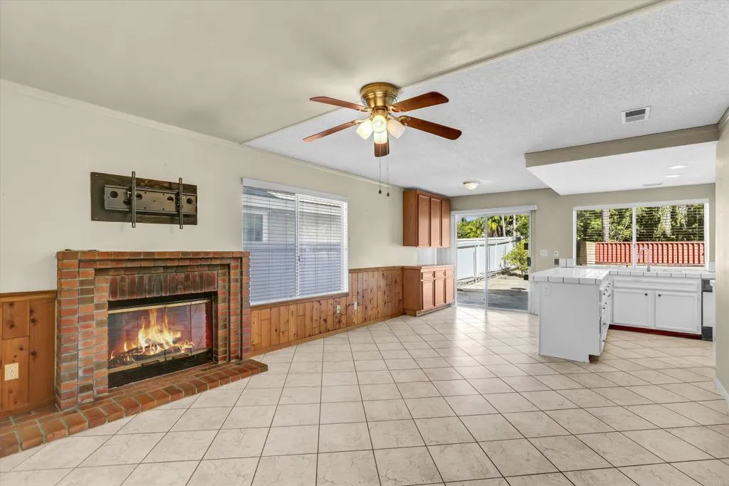 https://cdn.realtyfeed.com/cdn/127/307095122/a20077a1f68691899c0a84ebd31ca8e1.webp