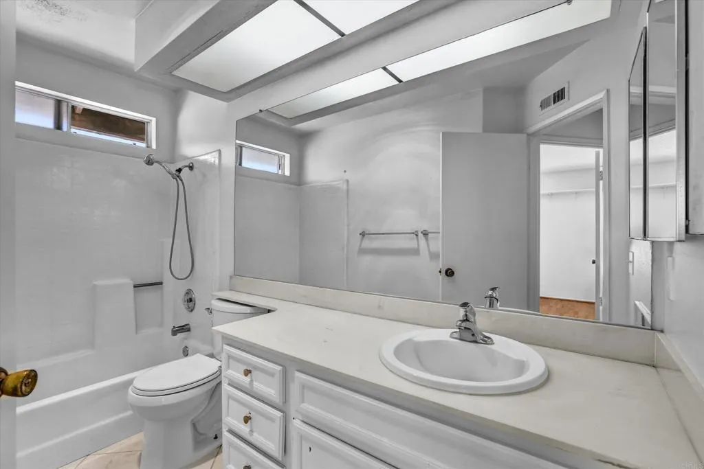 https://cdn.realtyfeed.com/cdn/127/307095122/d9f0be080146d47409b7d503a9a6d06f.webp
