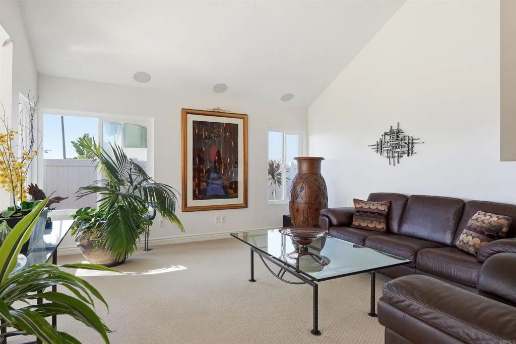 https://cdn.realtyfeed.com/cdn/127/307095159/21080a4a6ed09f3b76533486e570d6a2.webp